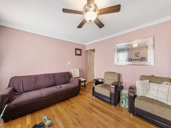 1111 6th Street image 6 of 15