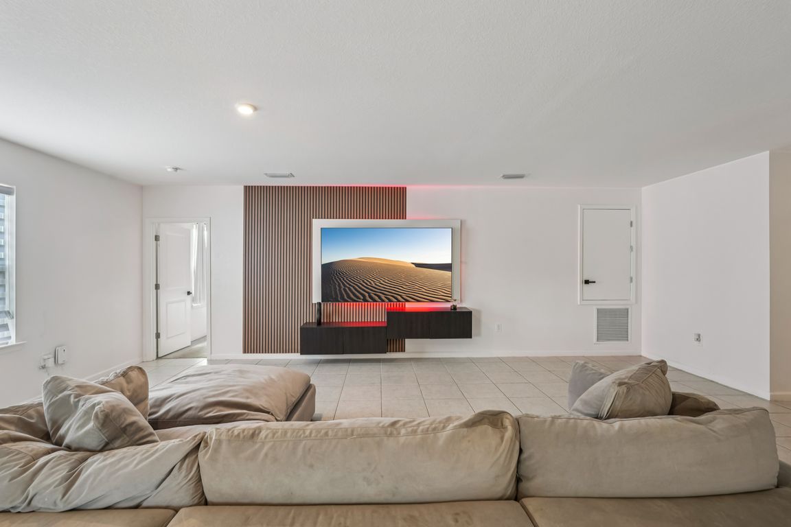 next background image