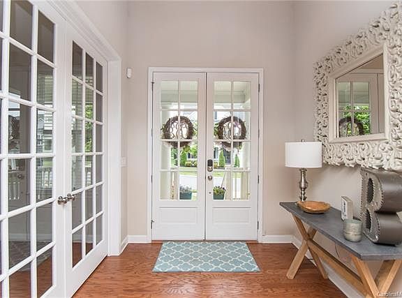 4th image of 3025 Drummond Ave