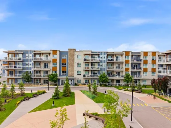 370 E Harvest Hills Cmn NE #210, Calgary, AB T3K 2M7