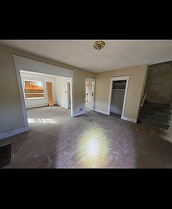 2nd image of 2517 Crescent Ave