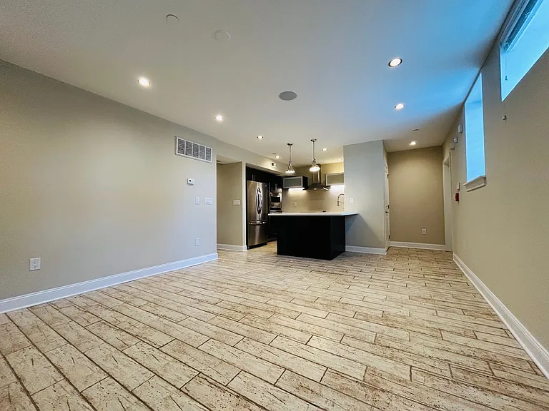 4525 Fleming Street 1004 N — Photo 2