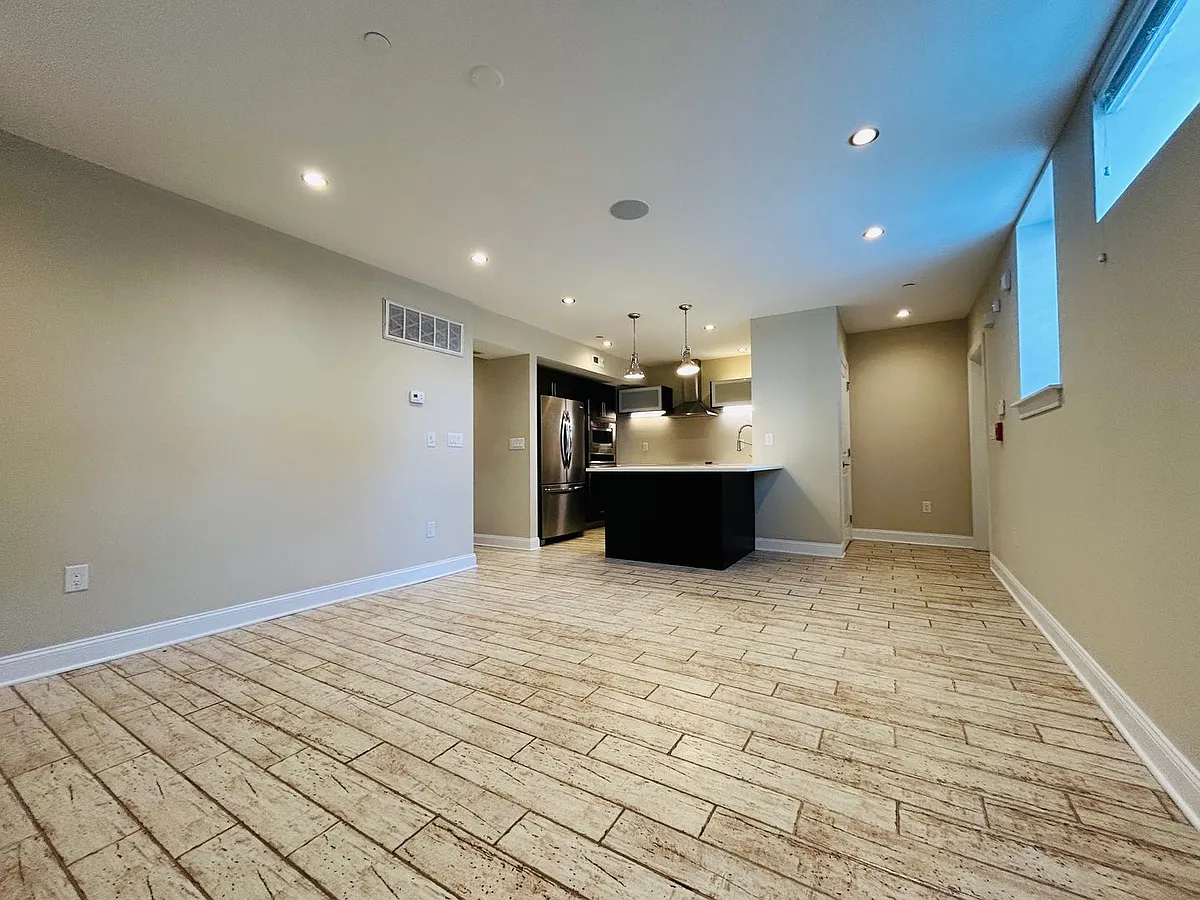 Building Photo - 4525 Fleming Street 1004 N
