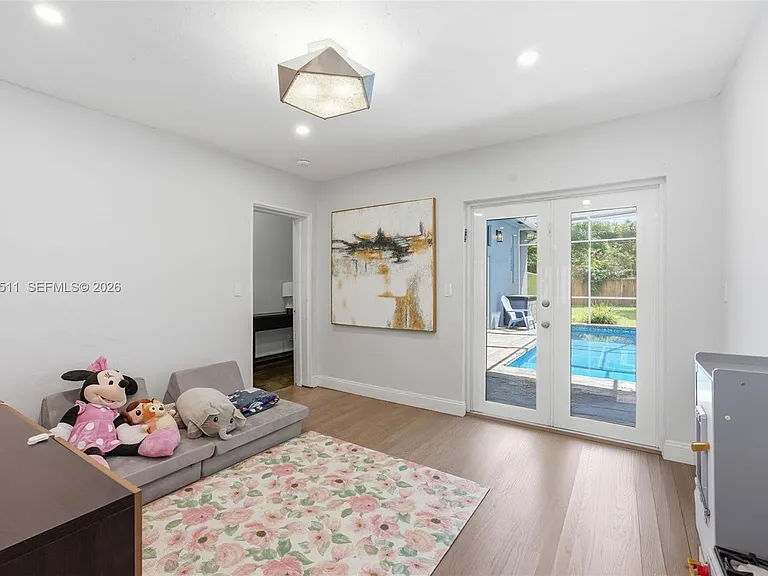 608 SW 13th St — Photo 10