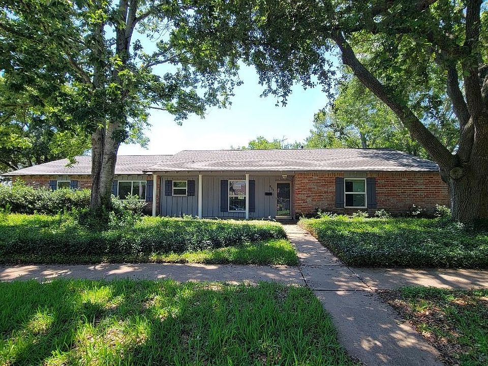 1st image of 802 Seafoam Rd