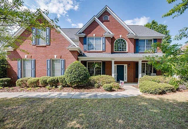 1st image of 921 Fernbank Ln