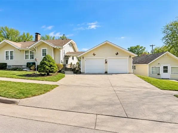 406 S Mulberry St, Maryville, MO 64468