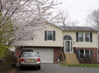 26271 Bugbee Ln, Hollywood, MD 20636