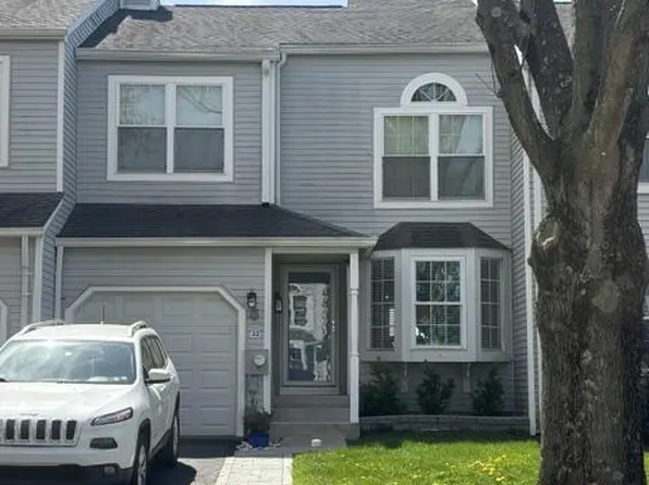 33 Skyview Way, Newtown, PA 18940