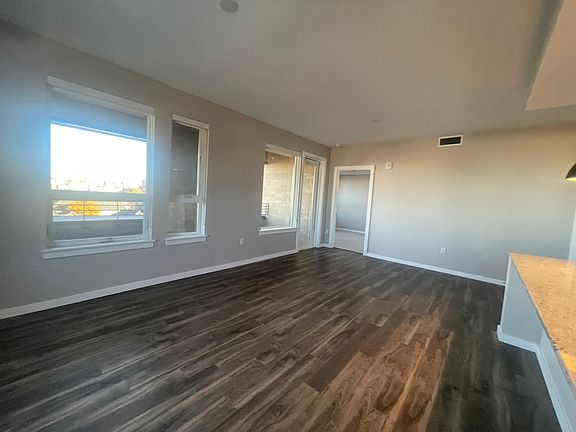 2nd image of 1601 N Pearl St #406