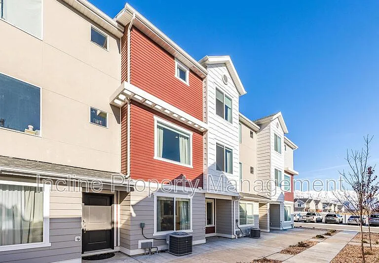 1113 E Yard Row — Photo 18