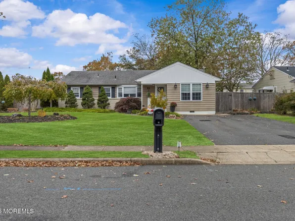 92 Blossom Drive, Toms River, NJ 08753