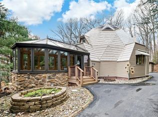 3595 Oak Ridge Dr, Slatington, PA 18080