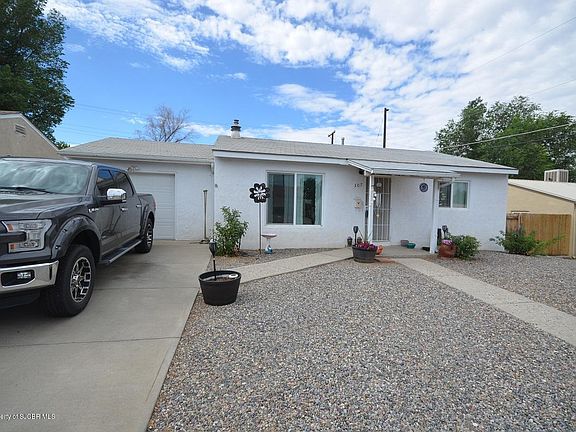 3rd image of 307 W Navajo St