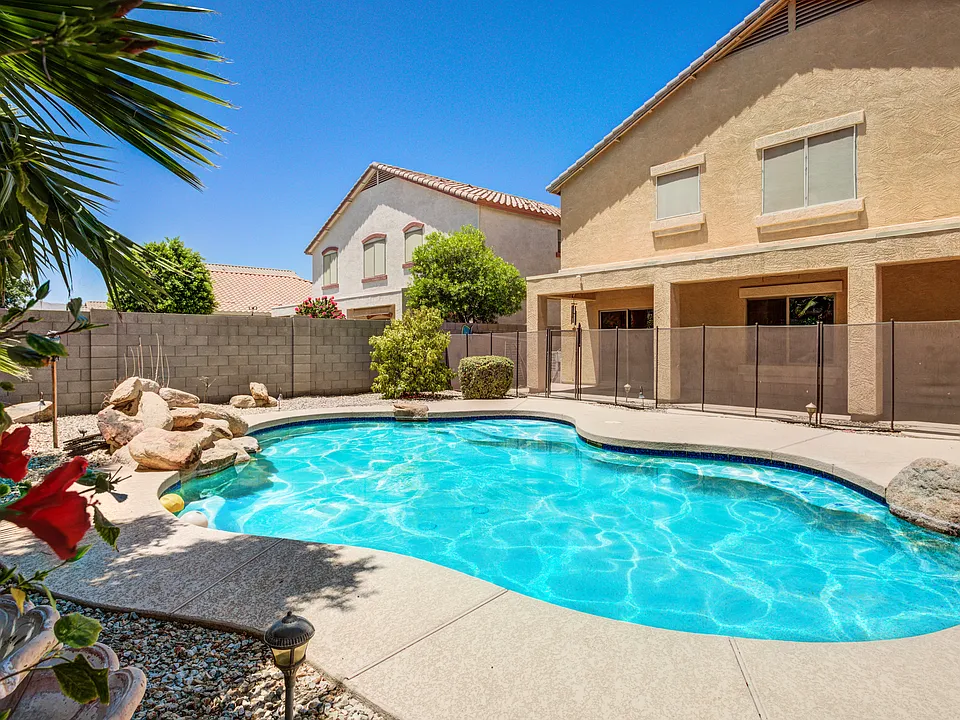 17817 W Acapulco Ln
