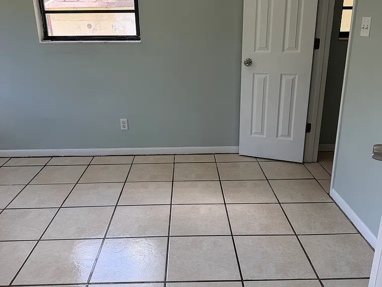 8709 Navajo Ave — Photo 9