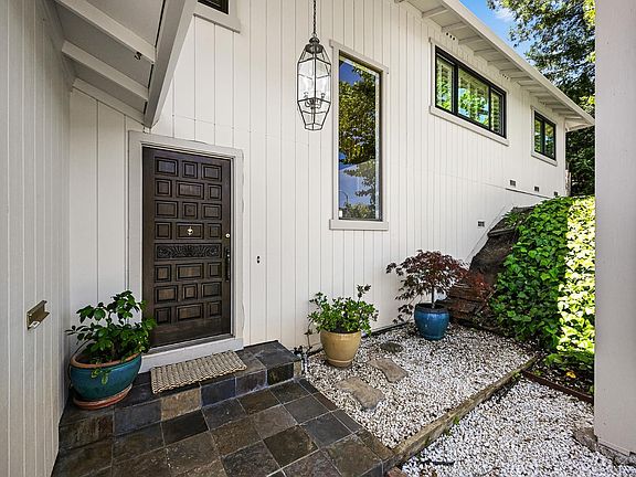 3rd image of 501 Willow Court