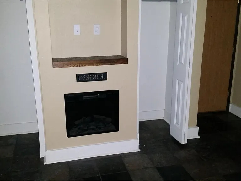 932 E College St #G2 — Photo 5