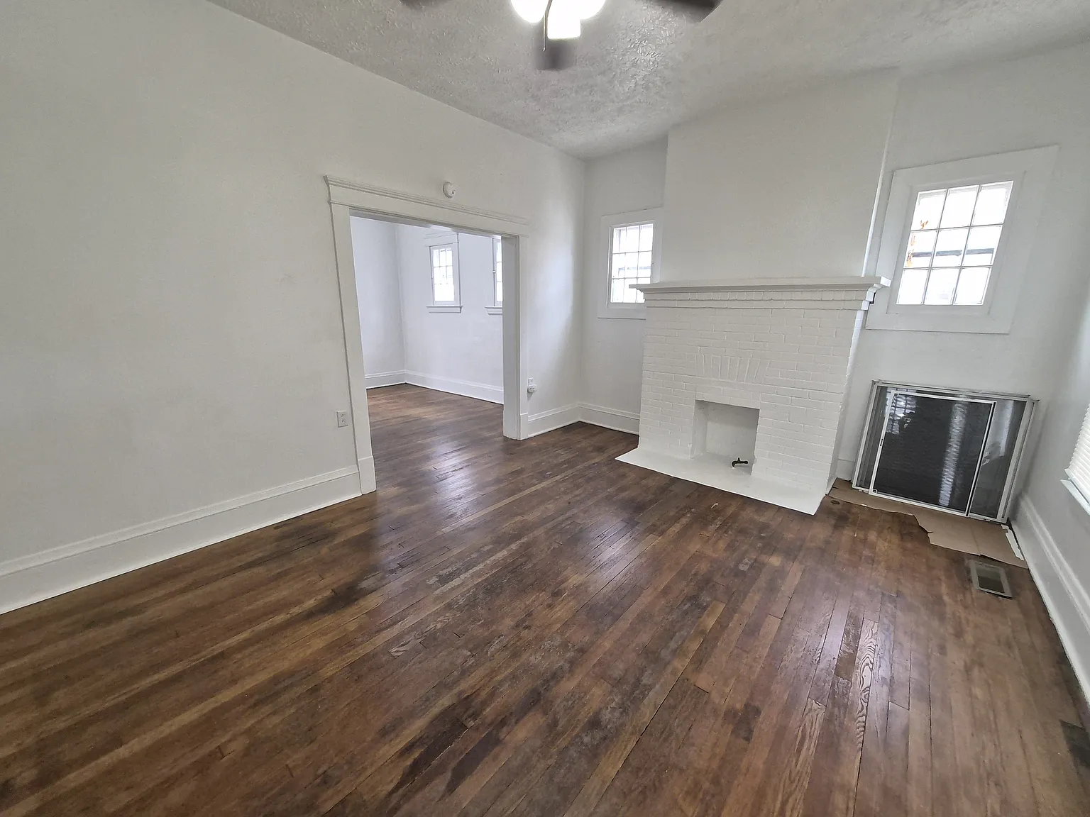 3 bed, 1300 sqft, $1,100 — Photo 4