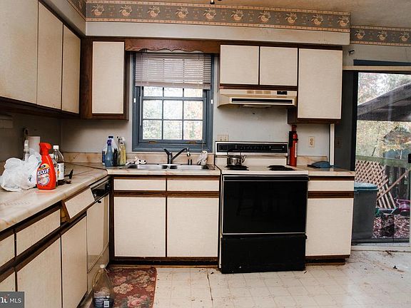 5th image of 21780 Princeton Dr