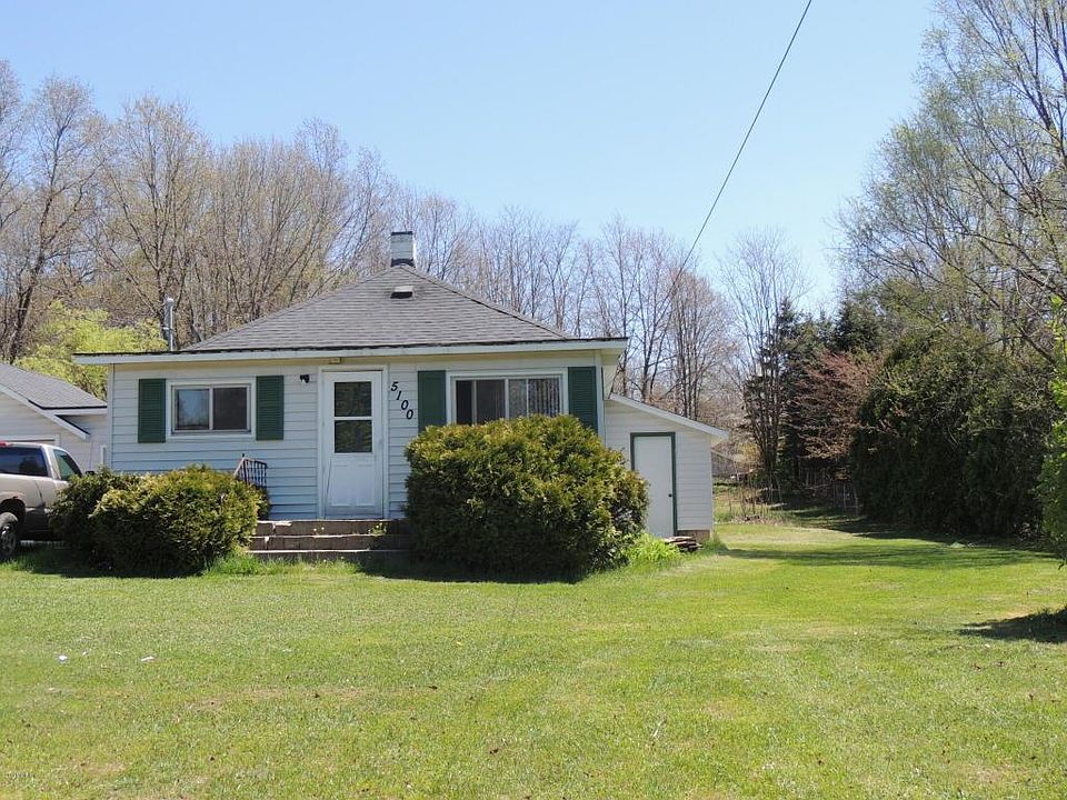 2nd image of 5100 Wakefield Ave NE