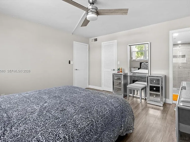 811 S Hollybrook Dr #208 — Photo 22