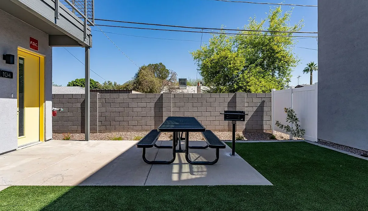 1 bed, 650 sqft, $1,195 — Photo 2