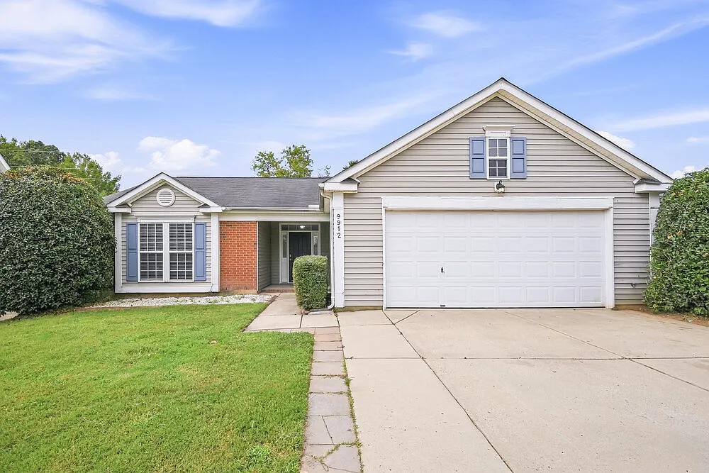 3 bed, 2.0 bath, 1410 sqft, $1,875 — Photo 1