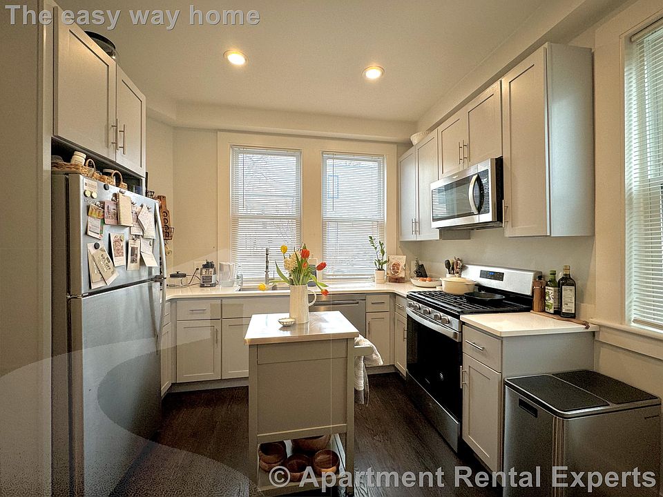 1st image of 80 Kinnaird St #2