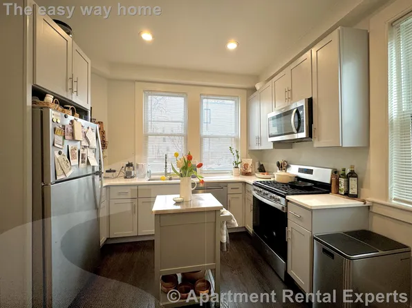 80 Kinnaird St #2, Cambridge, MA 02139