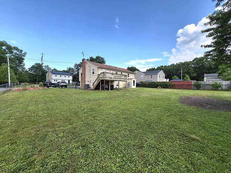 59 Pomona Dr — Photo 2