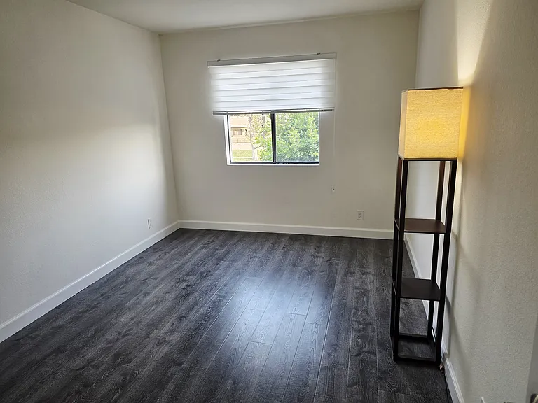 4868 Embassy Cir — Photo 12