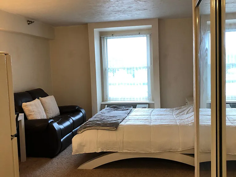 224 E Garden St #444 — Photo 11