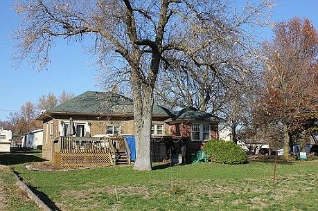 2nd image of 205 S Lincoln St