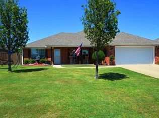1151 N 3rd St, Wills point, TX 75169