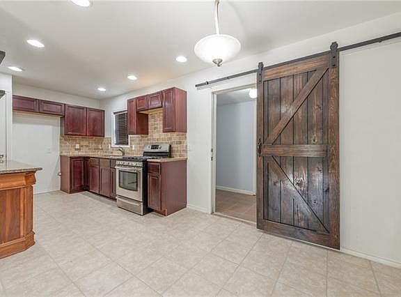 5th image of 2413 True Ave