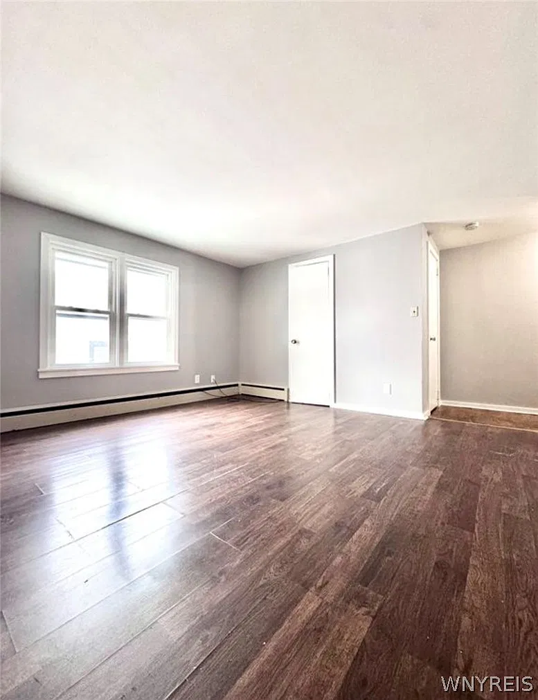 1 bed, 1.0 bath, 5844 sqft, $895 — Photo 3