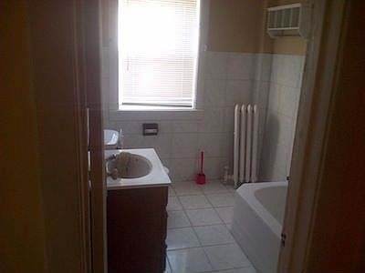 3rd image of 4719 N Lawndale Ave APT 1S