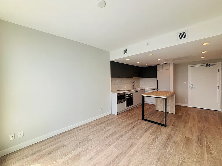 567 Emerson St #1902 — Photo 4