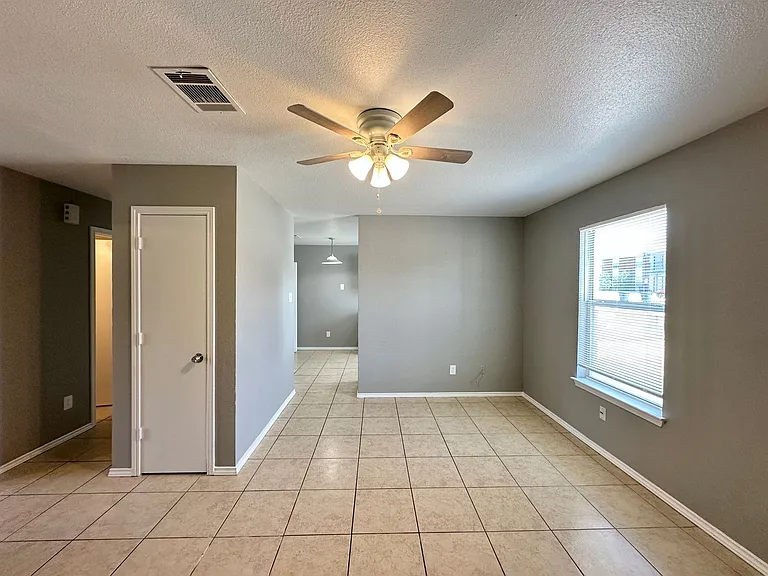 1704 Spring Rose Cir — Photo 21