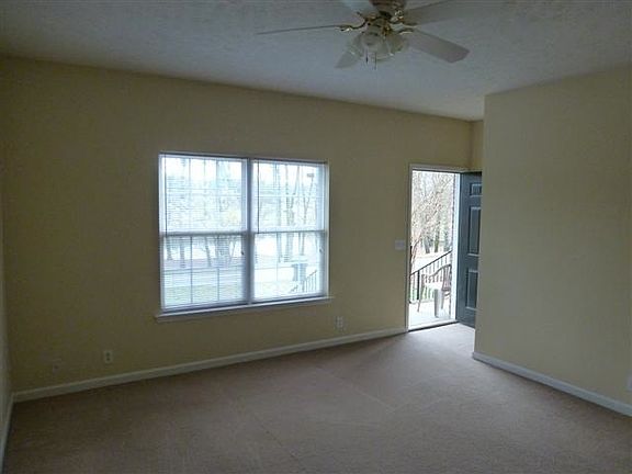 3rd image of 614 Bradyville Pike APT A
