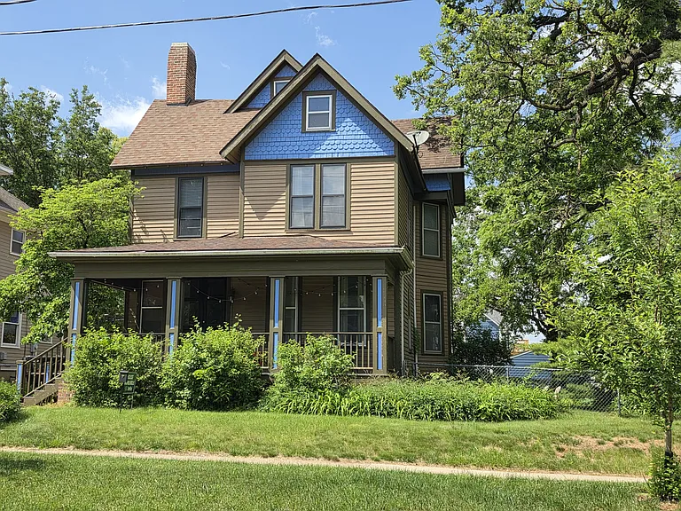 2809 Cottage Grove Ave — Photo 3