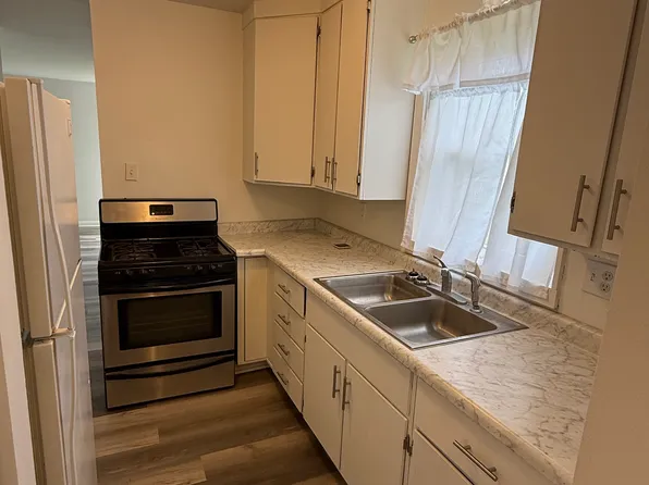 144 S East St #8, Spiceland, IN 47385