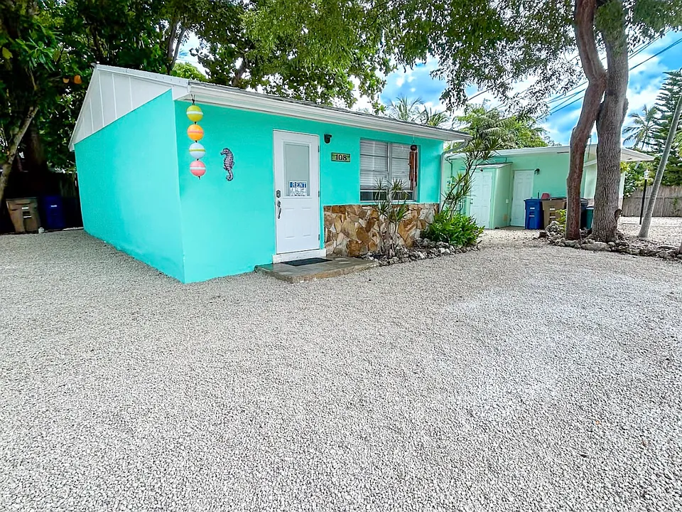 Poinciana Dr