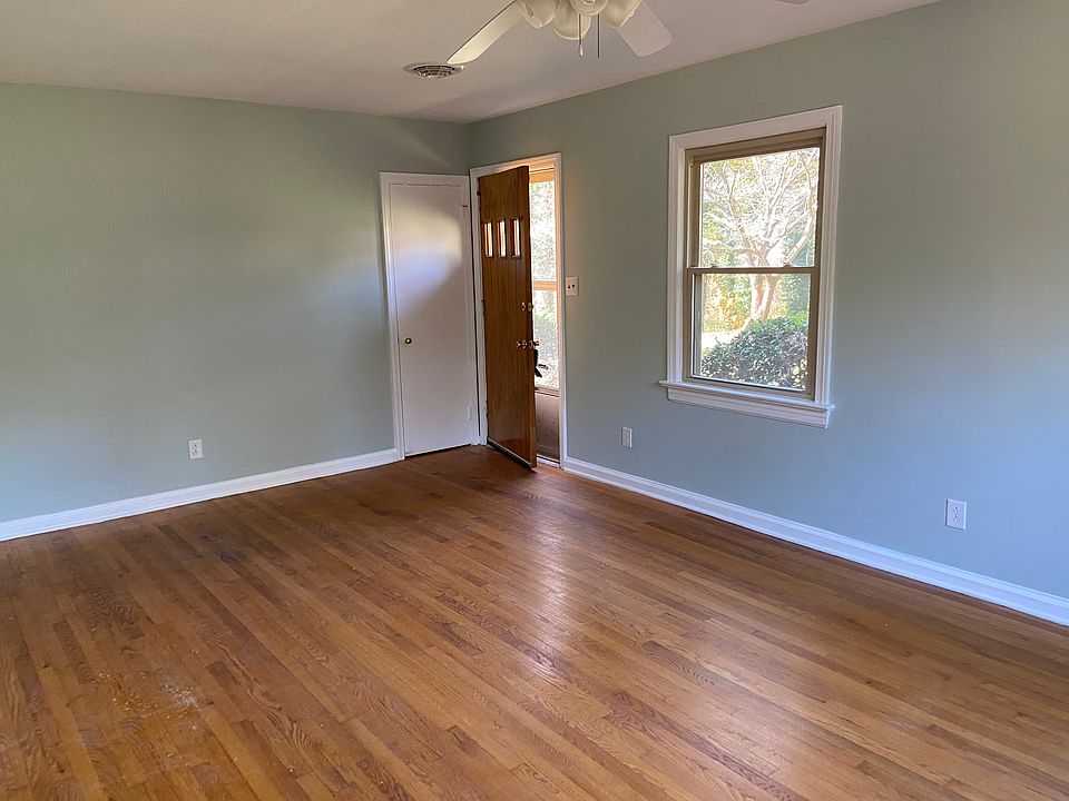 1st image of 408 Westmoreland Pl #1