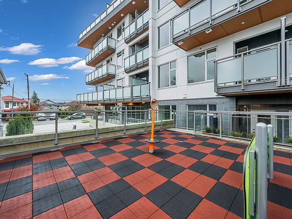 5th image of 6479 Selma Ave #112