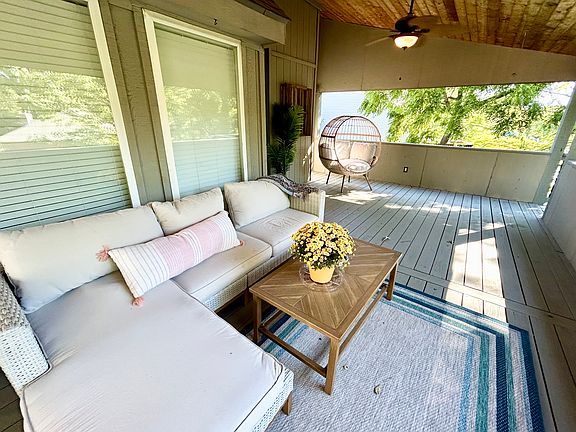 Large Furnished Patio