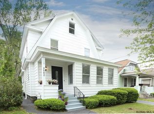 2082 The Plz, Niskayuna, NY 12309
