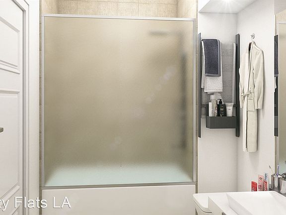 2nd image of 5050 W Pico Blvd #511