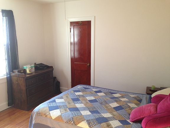 4th image of 908 W 49th St